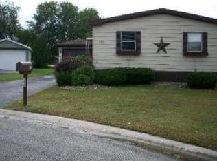 155 Flamingo Dr, Beecher, IL 60401