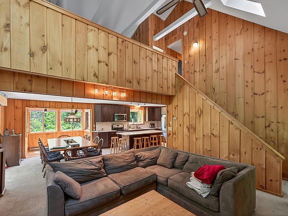 3rd image of 36 Bears Den Road