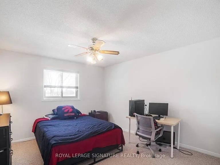 25 Meadowvale Dr #3 — Photo 13