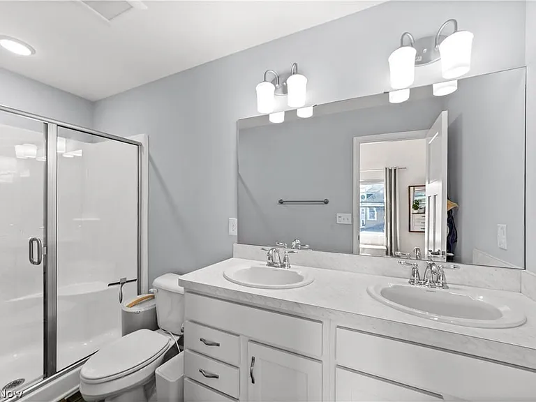 11813 Wade Park Ave — Photo 20
