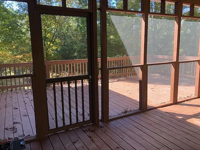 2440 Edgewater Dr SW — Photo 17
