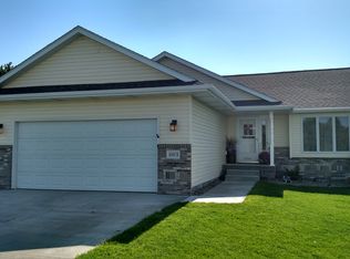 1103 17th Ave, Kearney, NE 68845