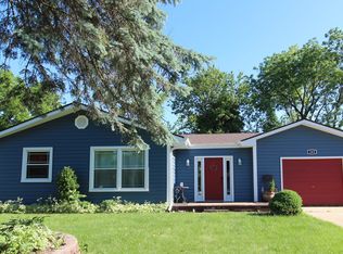163 Thunderbird Trl, Carol Stream, IL 60188