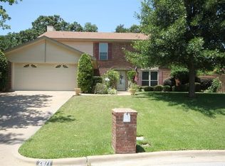 2871 Naples Dr, Hurst, TX 76054