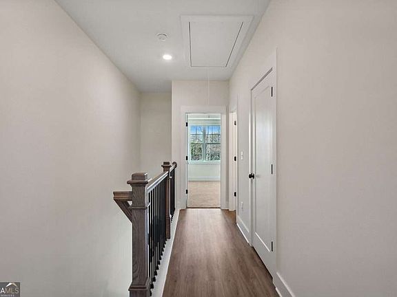 3rd image of 203 Mission Way