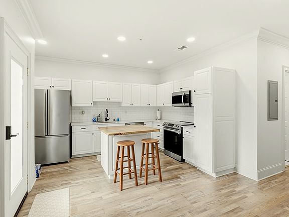 2nd image of 205 S Dogwood Dr #A