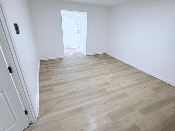 5th image of 6940 Hanover Pkwy APT 101