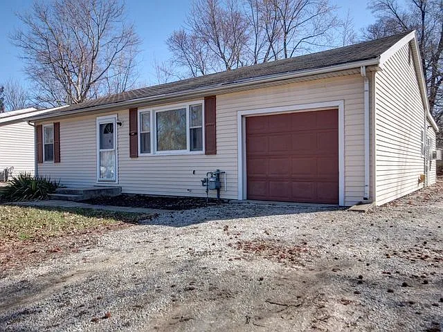 1408 S Mattis Ave photo 1
