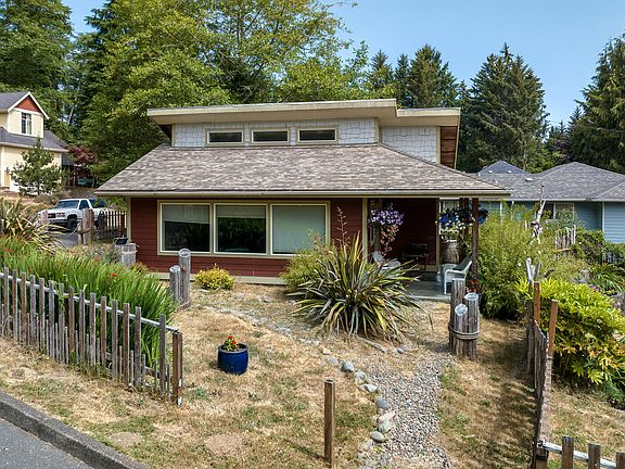 4th image of 2715 NE 19th St