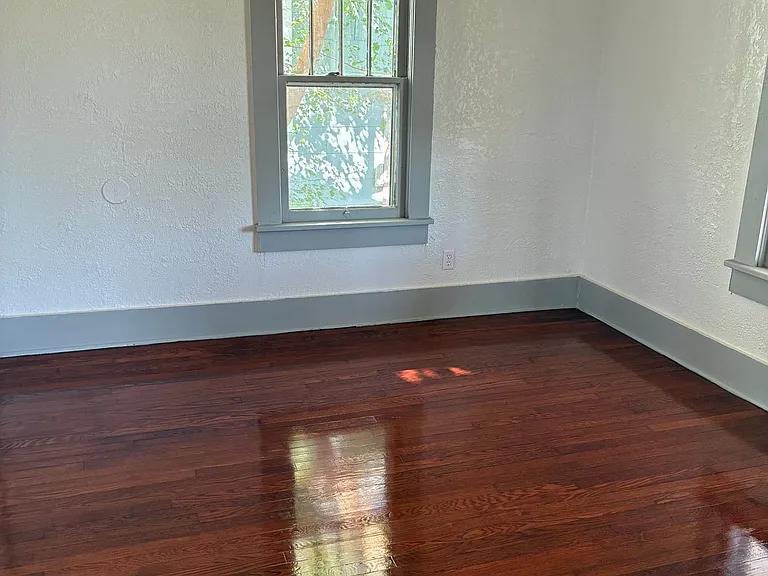 1021 Main St — Photo 7