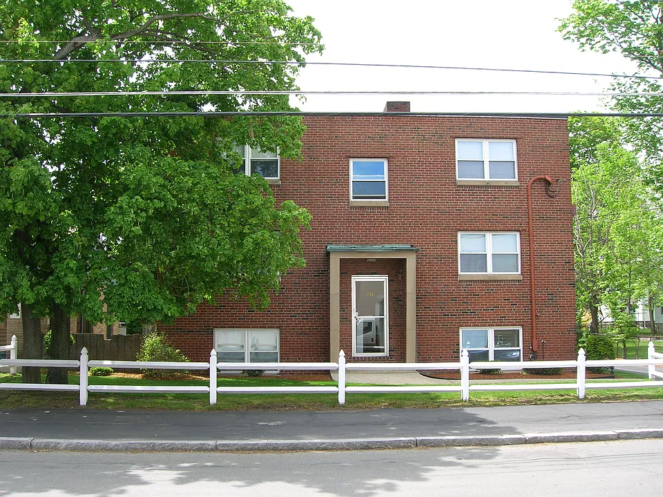 90 Myrtle St #10
