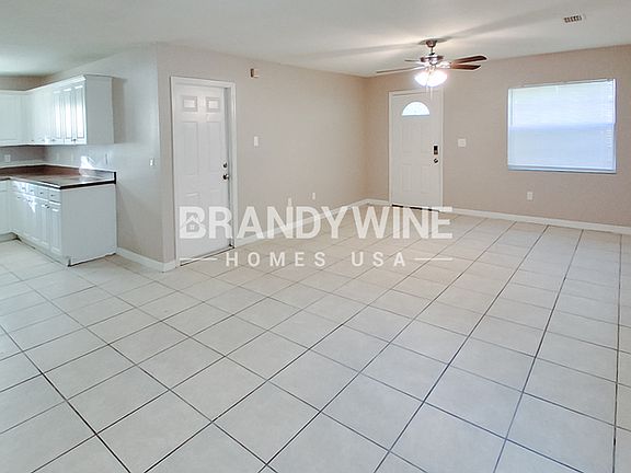 5th image of 3709 E Grove St