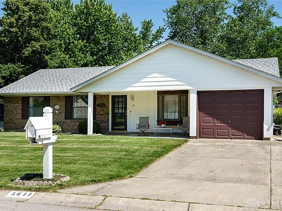 3rd image of 5611 Signet Dr