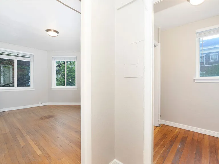 Charlesgate Apartments - Vintage Studios — Photo 56