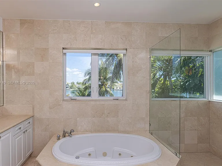 425 N Shore Dr — Photo 20