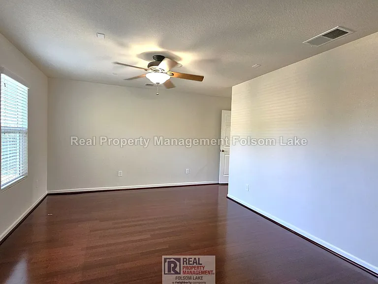 4446 Menaggio Way — Photo 14