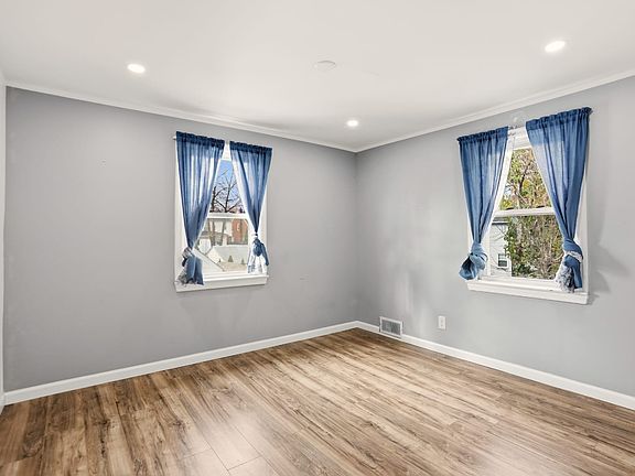 5th image of 58 Melrose Ter #A