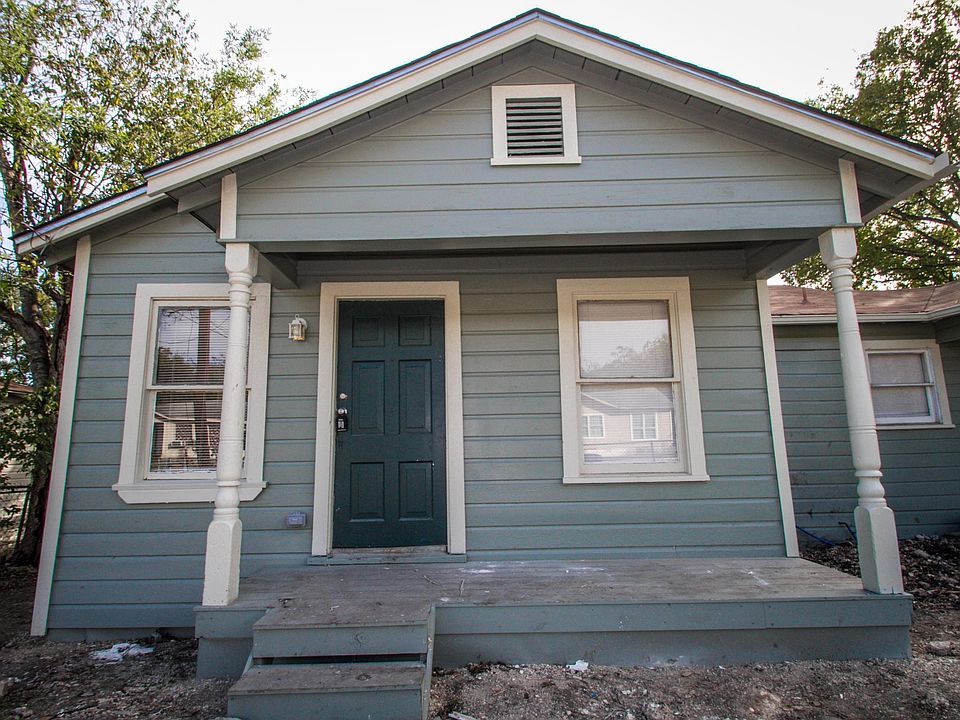 1st image of 928 Poinsettia St