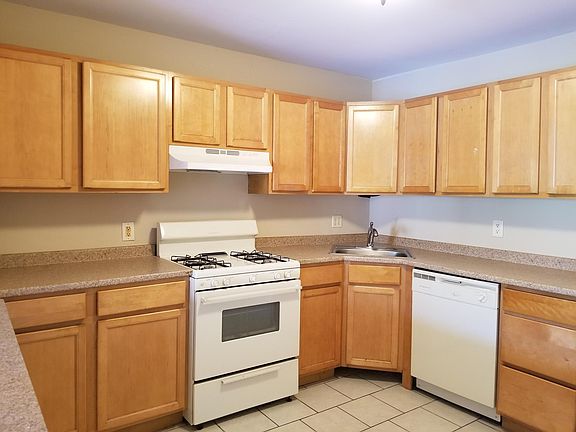 4th image of 63 Kensington Ave APT C