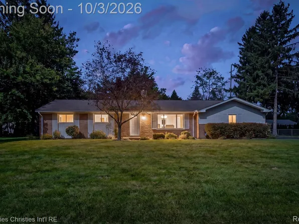 1311 Winchcombe Dr, Bloomfield Hills, MI 48304
