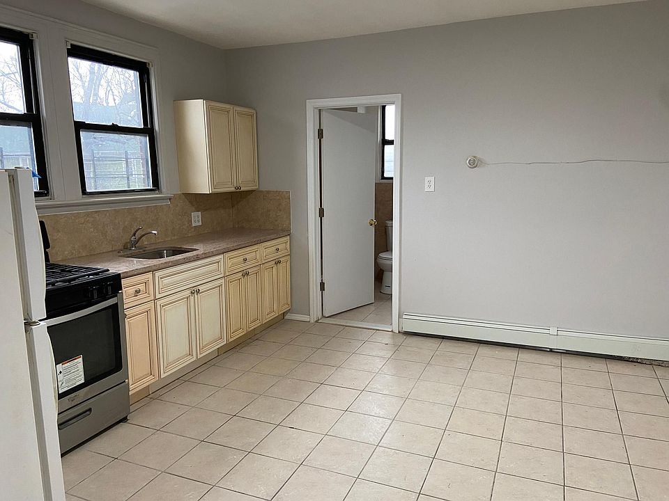 1st image of 169 Elm St #2F