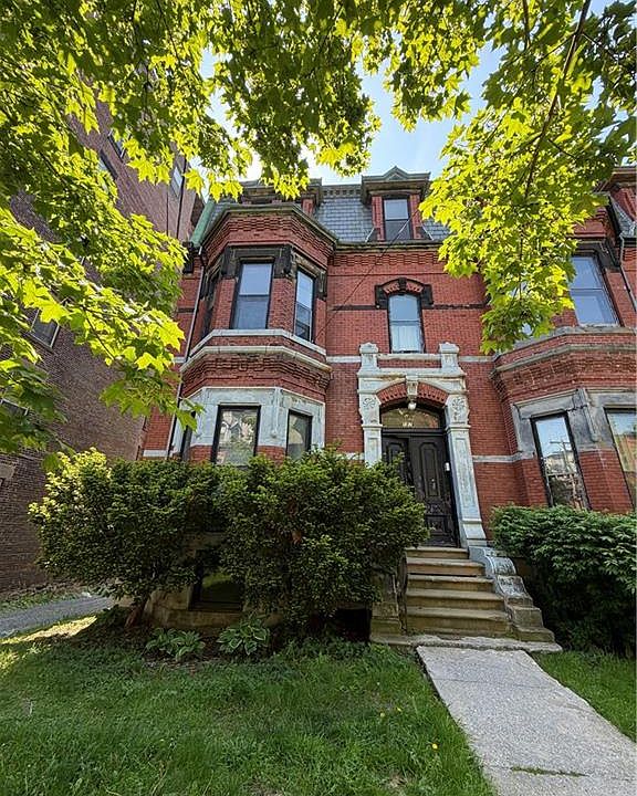 1st image of 187 Germain St