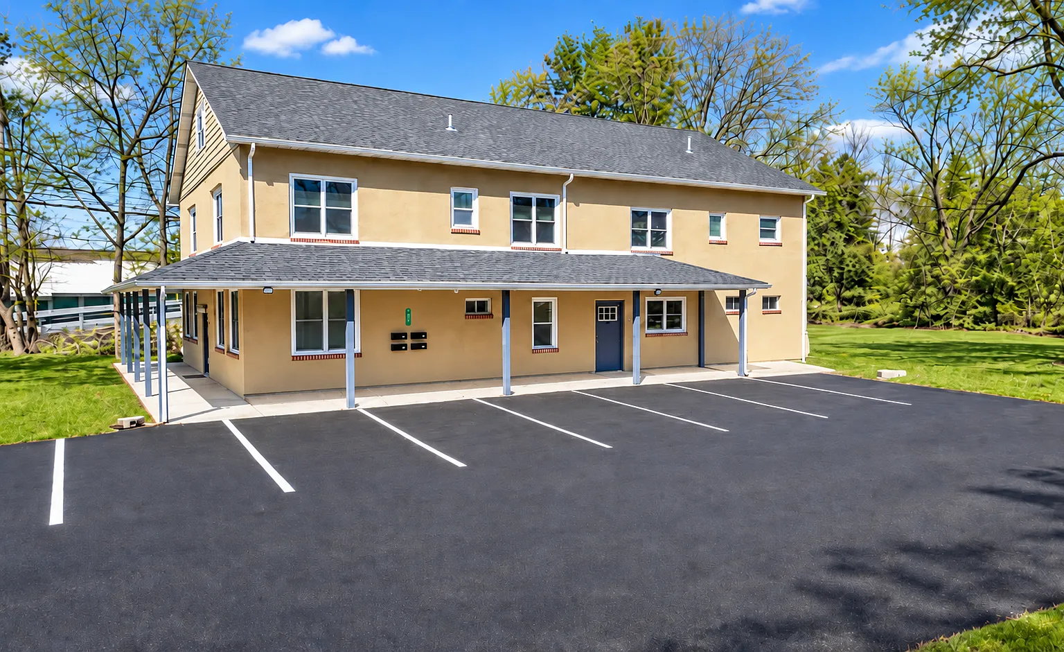 2 bed, 900 sqft, $1,800 — Photo 1