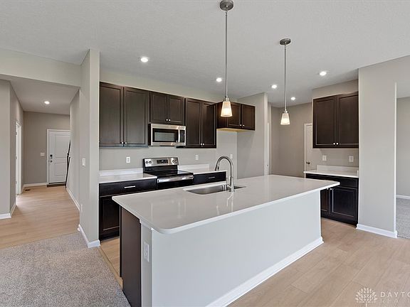 5th image of 300 Dove Ct