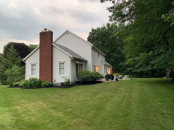 2nd image of 1495 River Park Dr