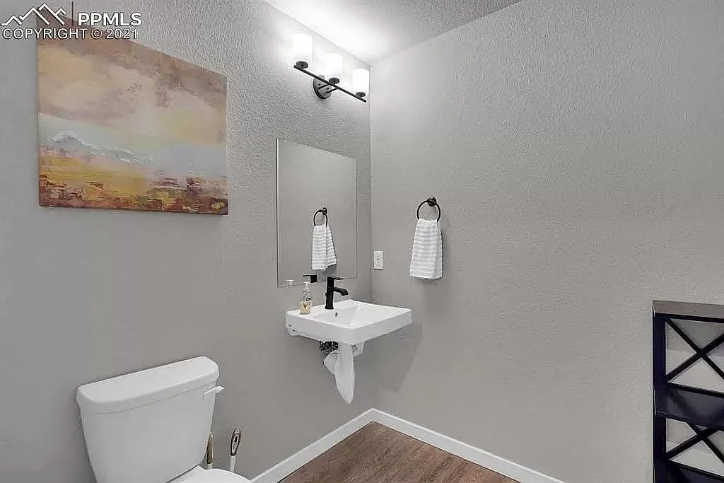 3 bed, 1812 sqft, $2,295 — Photo 4