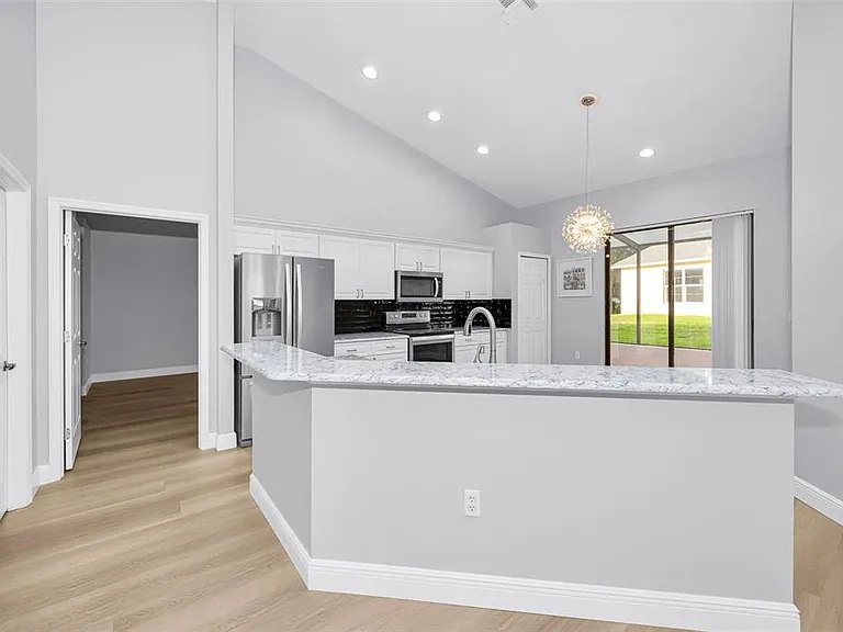 6240 Fairskies Dr — Photo 5