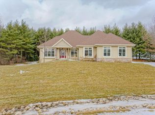 S88W32610 Prairie Ln, Mukwonago, WI 53149