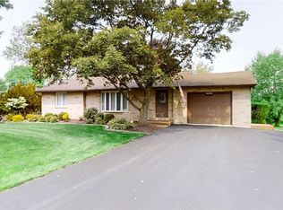 4779 Beach Ridge Rd, Lockport, NY 14094