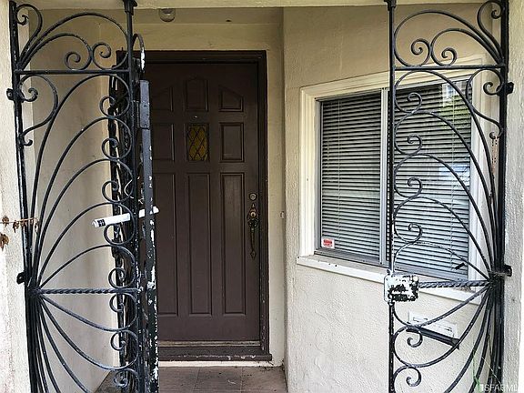 2nd image of 479 Los Palmos Dr