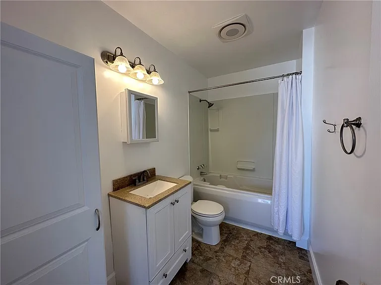 4587 W 142nd St — Photo 20