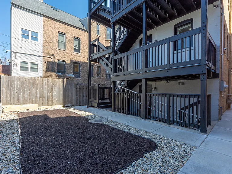 2036 N Hoyne Ave #2 — Photo 22