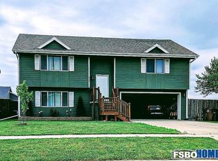 421 1st St NW, Bondurant, IA 50035