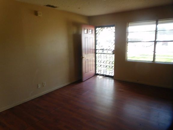 4th image of 1020 Highland St