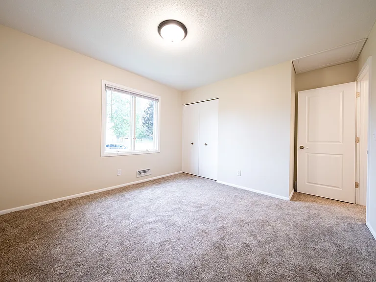 14200 Elgin Ct — Photo 16