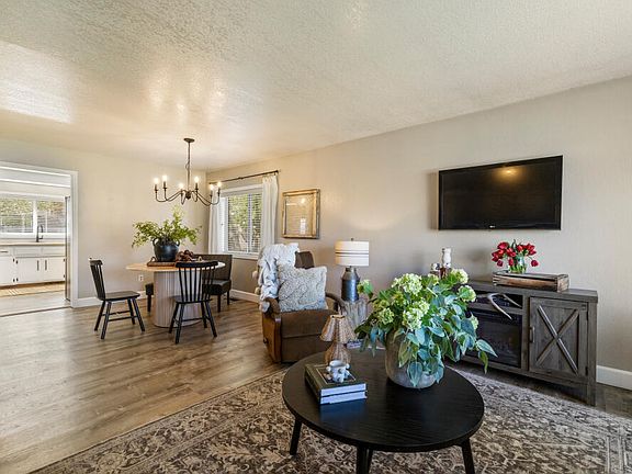 5th image of 4039 Valinda Way