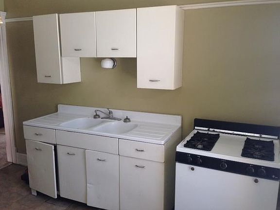 2nd image of 215 1/2 12th St