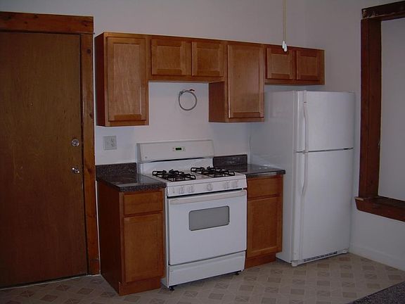3rd image of 2925 W Diversey Ave #2