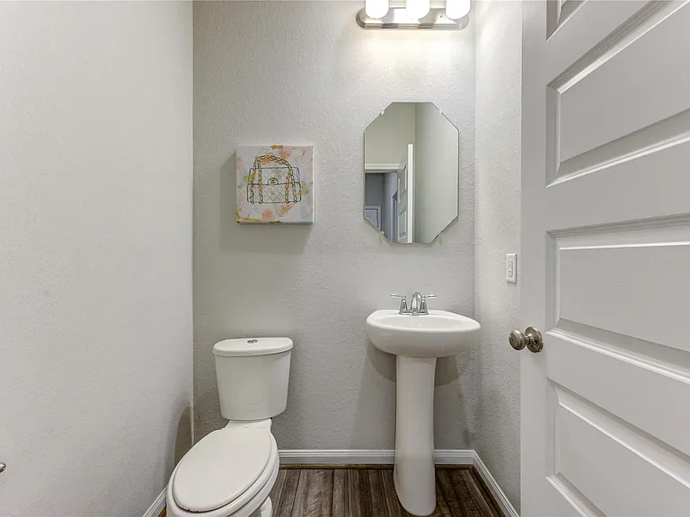1218 Glendora Dr — Photo 7
