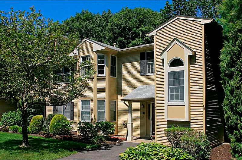 1st image of 13 Trellis Dr