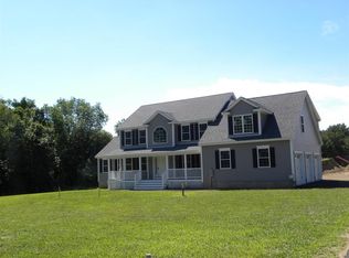 606 Raymond Rd, Chester, NH 03036