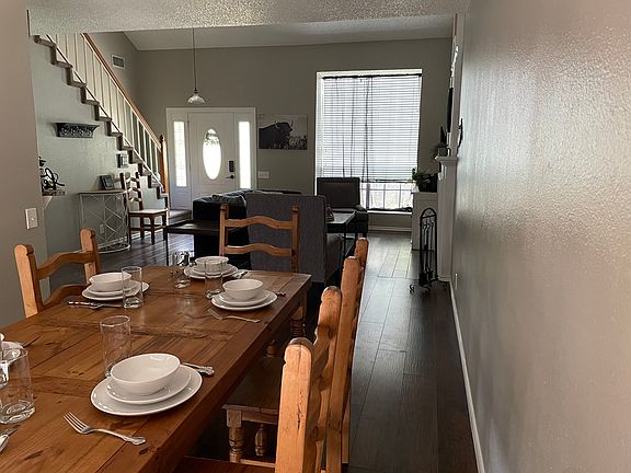 3rd image of 318 Sunrose Ln