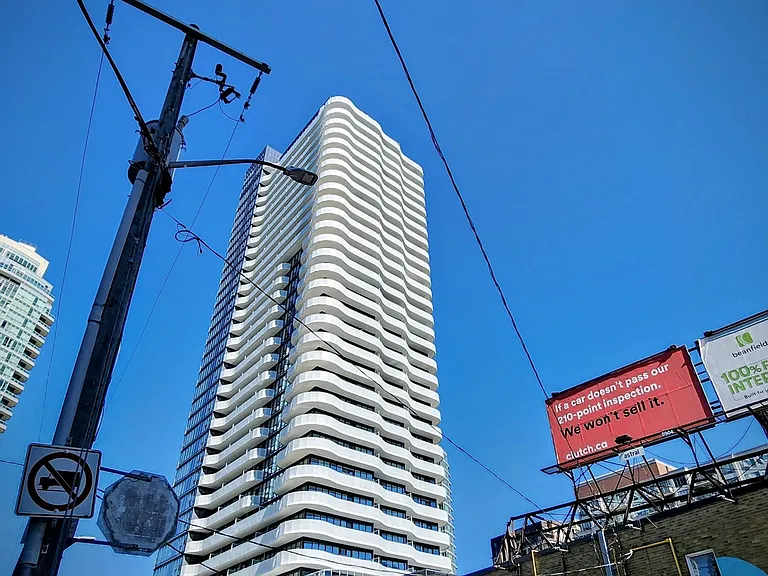 15 Holmes Ave #405 — Photo 1