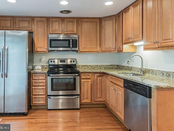 4th image of 20538 Strath Haven Dr
