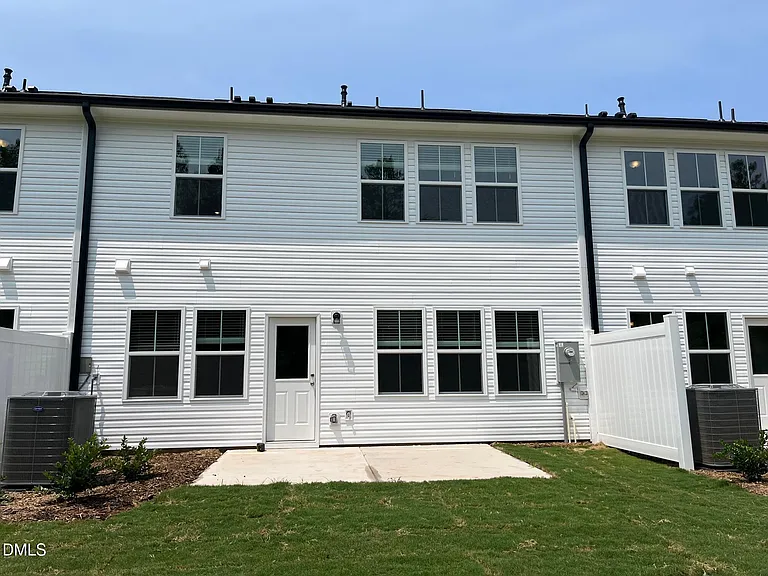 2320 Sun Vibes Way — Photo 21