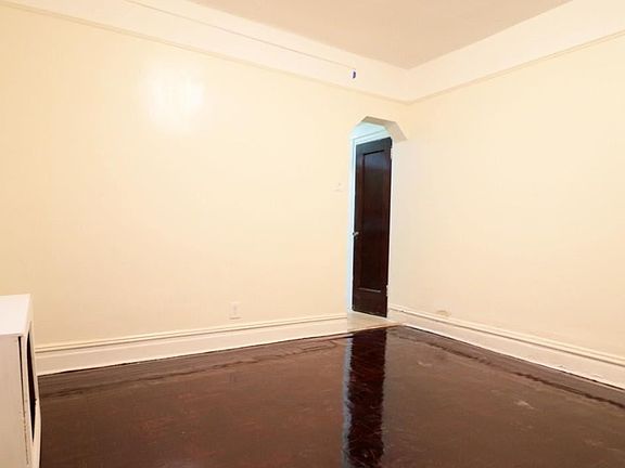 2nd image of 1136 Grant Ave
